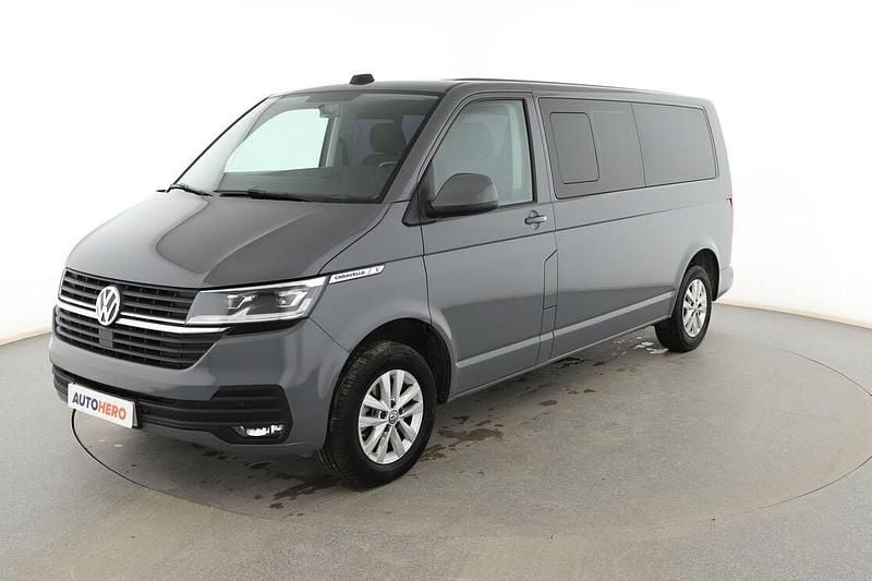 Gris Usado 2021 VW Caravelle Trendline Monovolumen | 35.699 € (Un poco caro) - Imagen 1/3