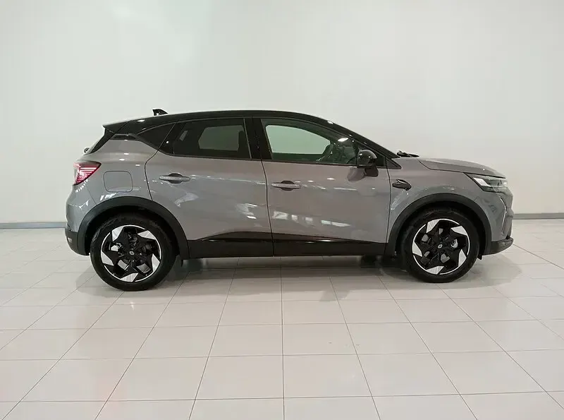 Usado Renault Captur Techno 145 CV (106 kW) 2025 Gris SUV