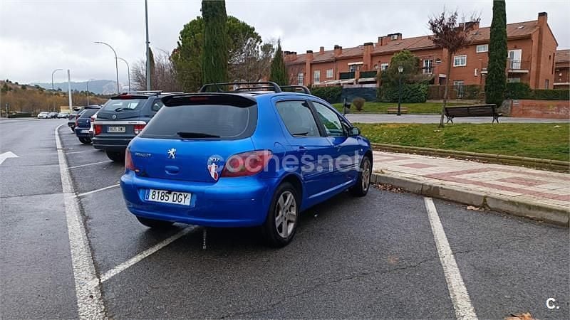Usado Peugeot 307 110 CV (80 kW) 2005 Azul Berlina
