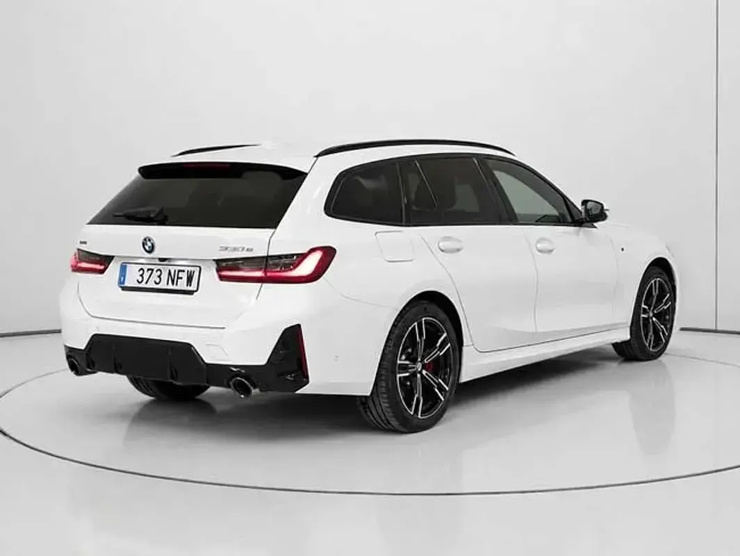 Usado BMW 330e Comfort Edition 292 CV (214 kW) 2025 Blanco Familiar