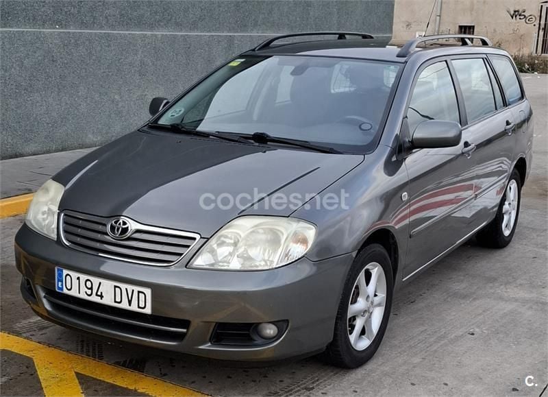 Gris / plata Usado 2006 Toyota Corolla Sol Familiar | 4800 € (Caro) - Imagen 1/4