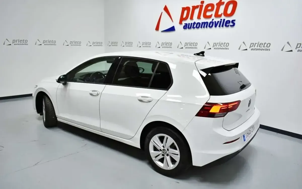 Usado VW Golf VII Life 150 CV (110 kW) 2021 Blanco Utilitario