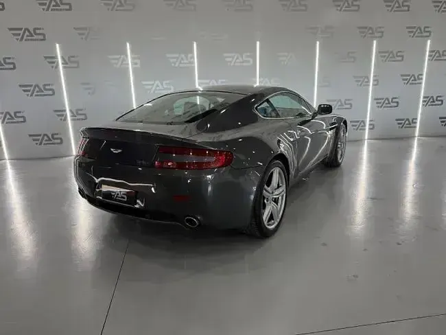 Usado Aston Martin Vantage 427 CV (314 kW) 2009 Gris Coupe