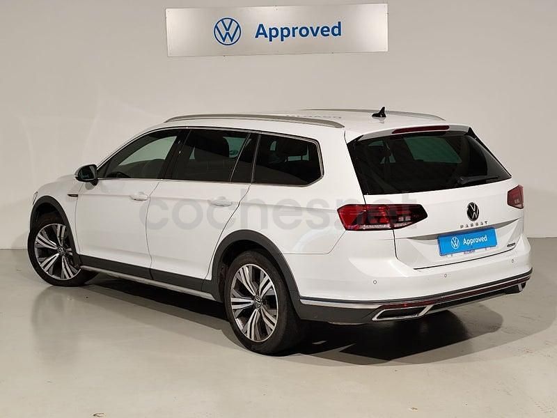 Usado VW Passat Alltrack 200 CV (147 kW) 2021 Blanco Familiar