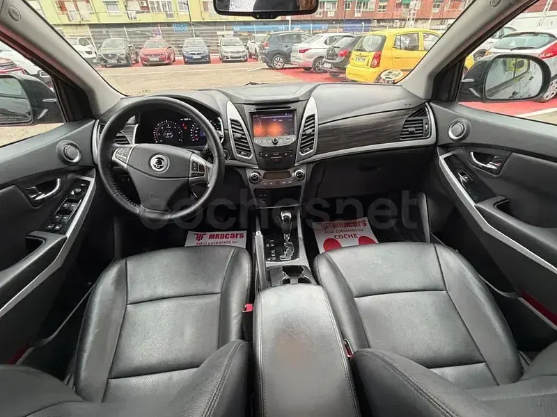 Usado SsangYong Korando Limited 175 CV (128 kW) 2015 Negro SUV
