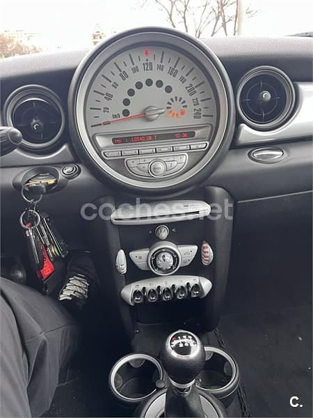 Usado Mini ONE 90 CV (66 kW) 2008 Rojo Utilitario