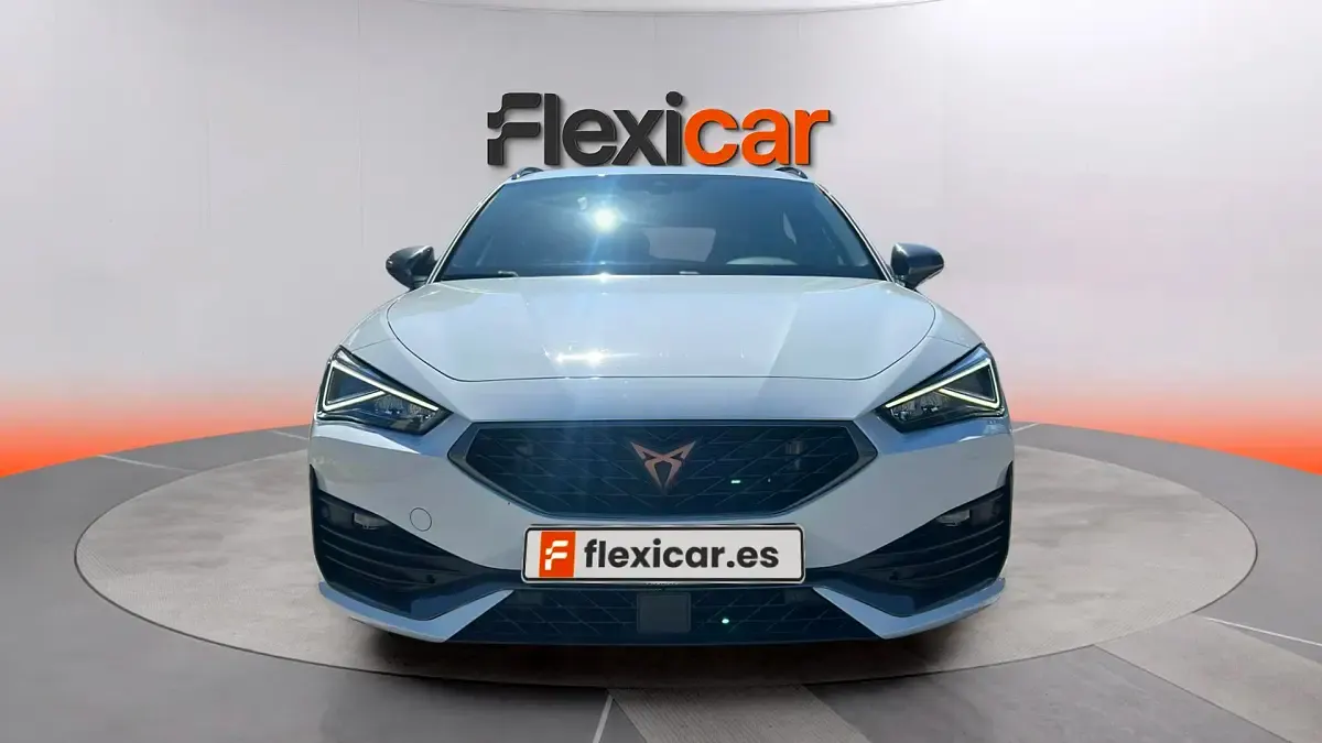 Usado Cupra Leon 150 CV (110 kW) 2023 Blanco Familiar