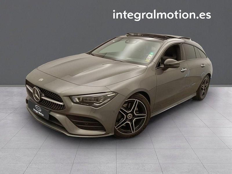 Usado Mercedes CLA200 Shooting Brake 149 CV (109 kW) 2021 Gris Familiar
