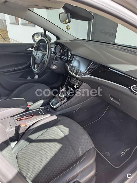 Usado Opel Astra Excellence 136 CV (100 kW) 2017 Gris / plata Berlina