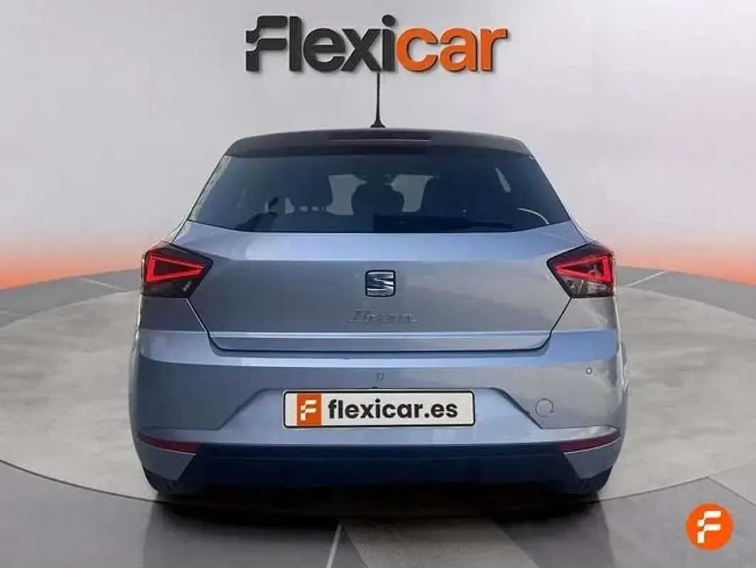 Usado Seat Ibiza 116 CV (85 kW) 2024 Gris Utilitario