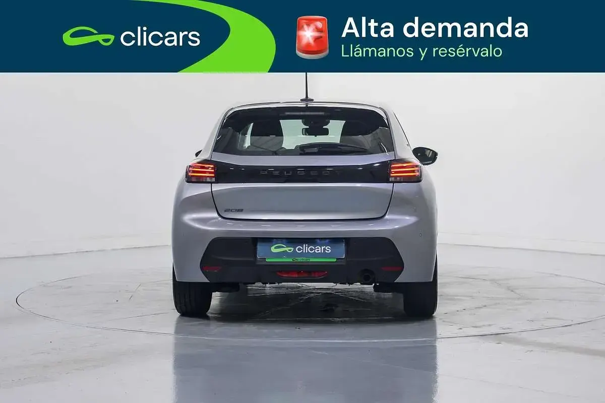 Usado Peugeot 208 Style 102 CV (75 kW) 2025 Plateado Utilitario