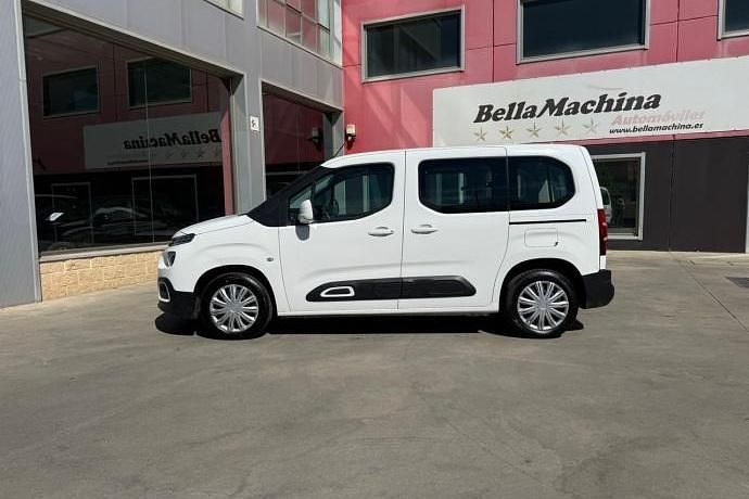 Usado Citroën Berlingo Feel 103 CV (75 kW) 2020 Blanco Monovolumen