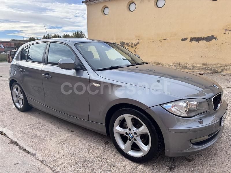 Usado BMW 118 143 CV (105 kW) 2011 Gris / plata Utilitario