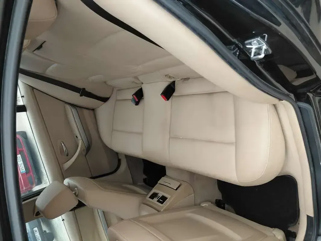 Usado BMW 318 143 CV (105 kW) 2007 Negro Berlina