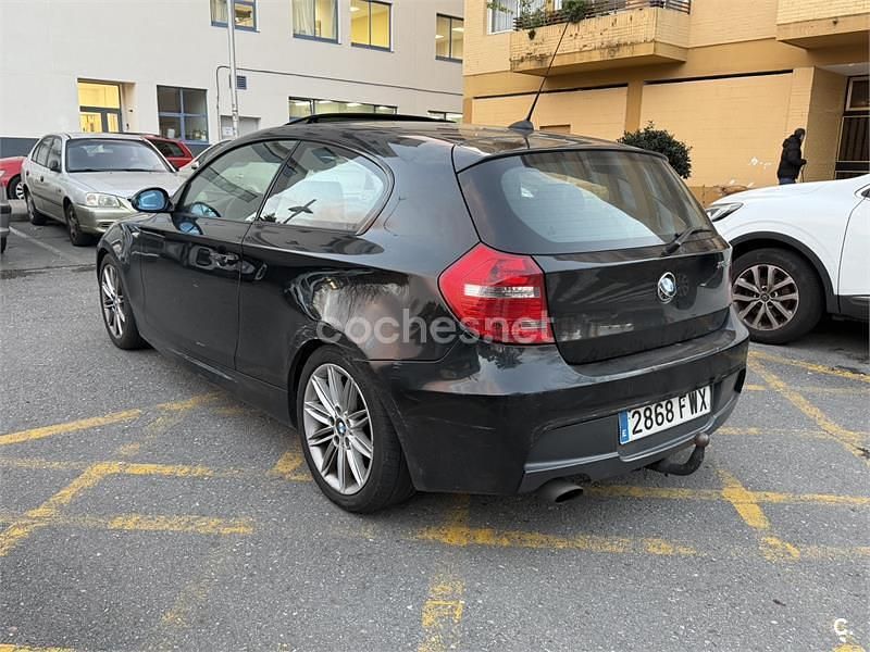 Usado BMW 118 143 CV (105 kW) 2007 Negro Utilitario