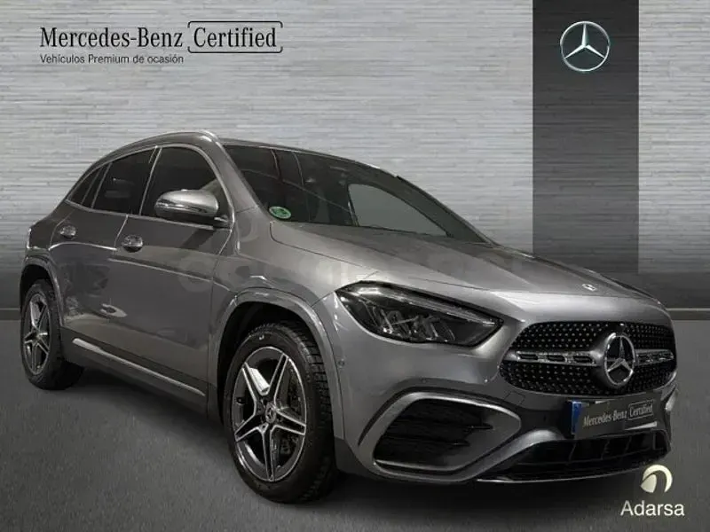 Usado Mercedes GLA200 150 CV (110 kW) 2025 Gris / plata SUV