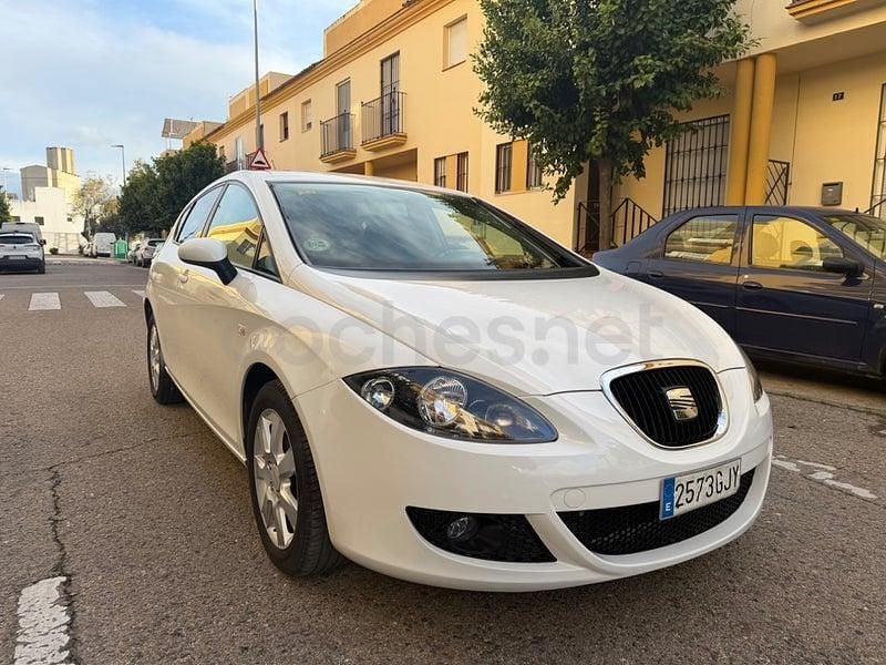 Usado Seat Leon Reference 105 CV (77 kW) 2008 Blanco Utilitario