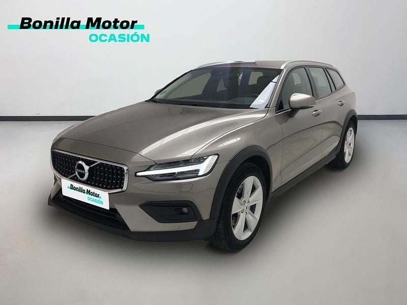 Gris / plata Usado 2020 Volvo V60 CC Familiar | 36.600 € (Caro) - Imagen 1/4