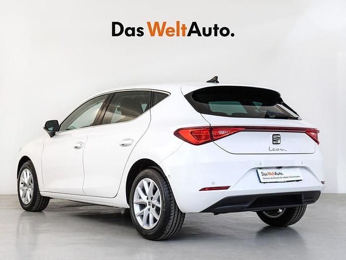 Blanco Nuevo 2025 Seat Leon Style Berlina | 21.500 € (Precio justo) - Imagen 1/4