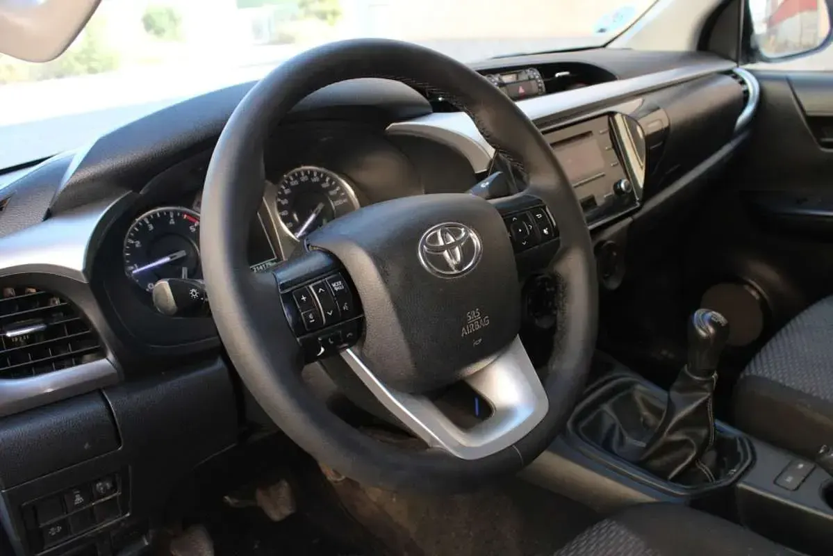 Usado Toyota HiLux 150 CV (110 kW) 2022 Blanco Pickup/Camioneta