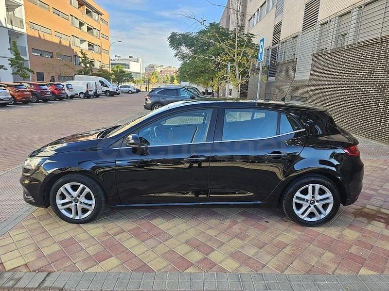Usado Renault Mégane IV Intens 115 CV (84 kW) 2020 Negro Berlina