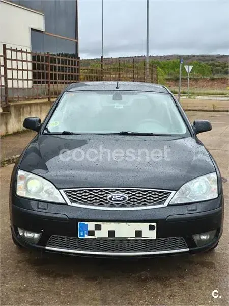 Usado Ford Mondeo Sport 155 CV (114 kW) 2006 Negro Berlina