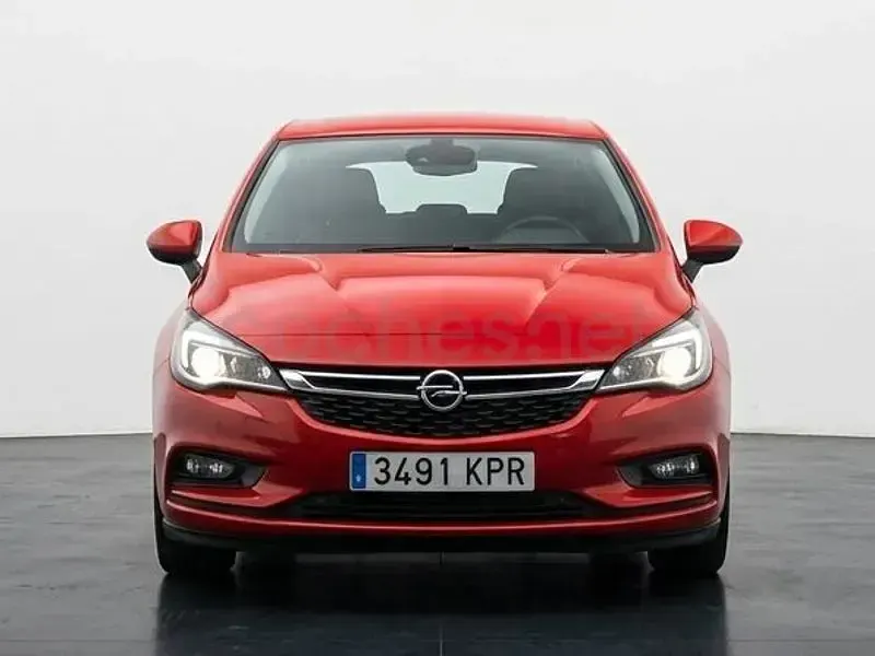 Usado Opel Astra Dynamic 125 CV (91 kW) 2018 Rojo Berlina