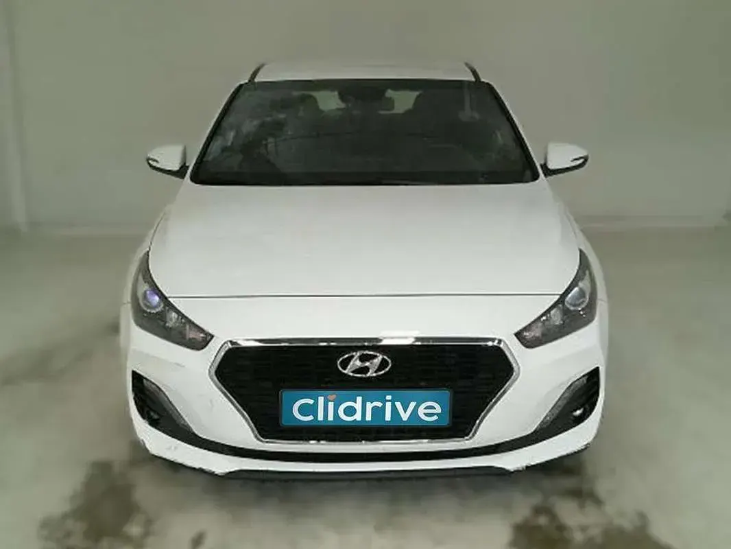 Usado Hyundai i30 110 CV (80 kW) 2020 Blanco Utilitario