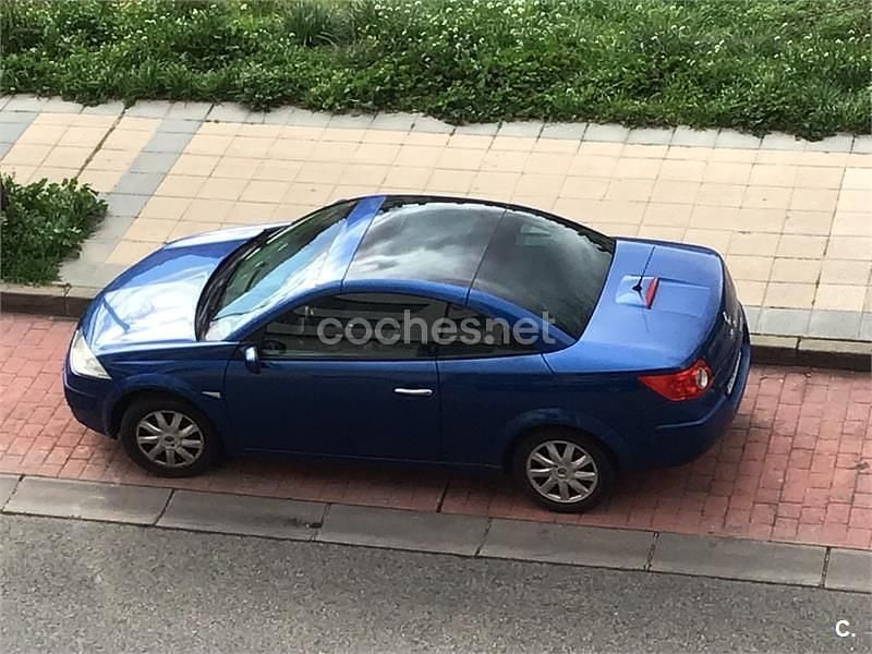 Usado Renault Mégane Cabriolet Authentique 110 CV (80 kW) 2007 Azul Descapotable