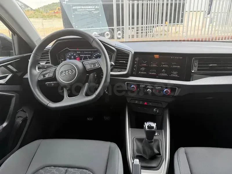 Usado Audi A1 S-Line 116 CV (85 kW) 2024 Gris / plata SUV