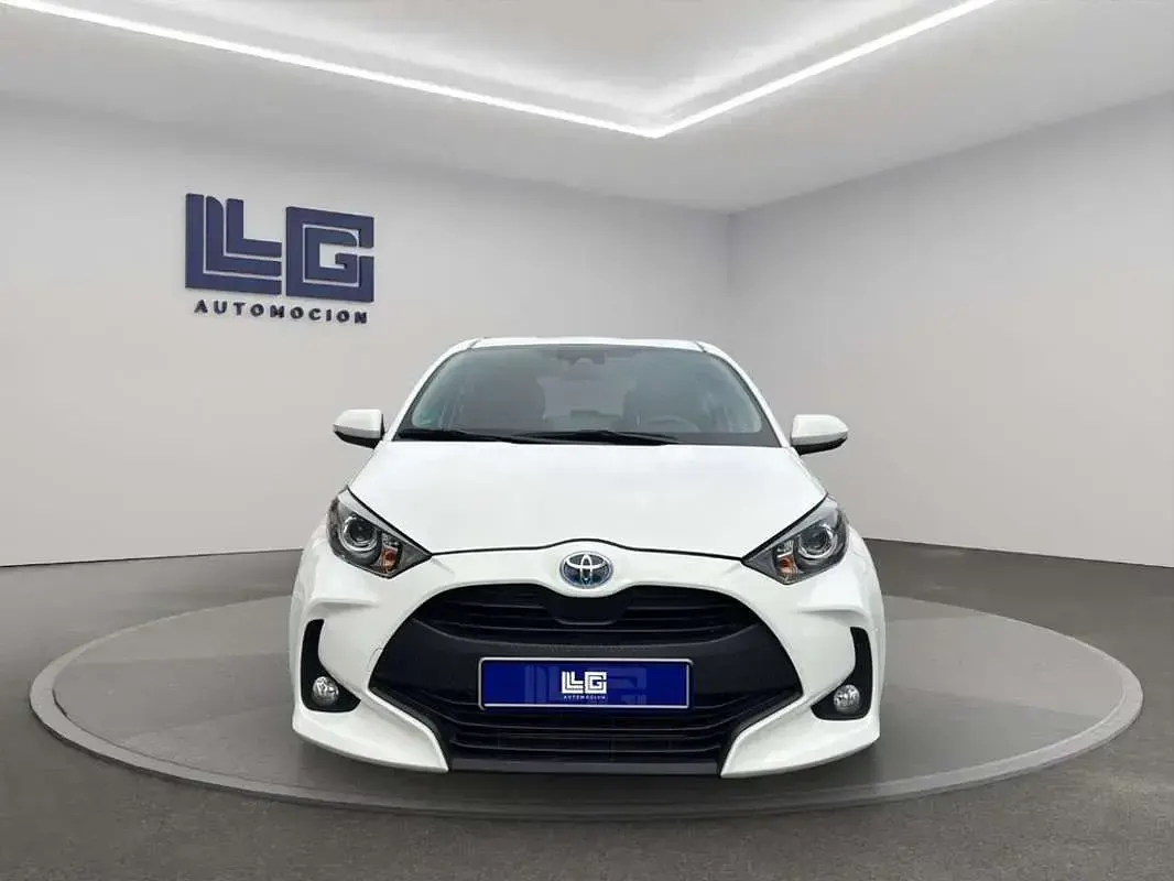 Usado Toyota Yaris Active 116 CV (85 kW) 2023 Blanco Utilitario