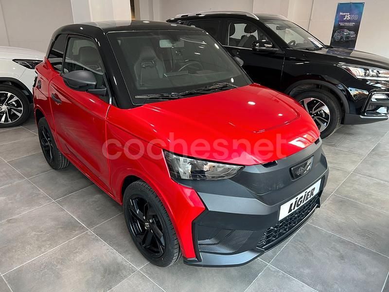 Nuevo Ligier JS50 2025 Negro Utilitario