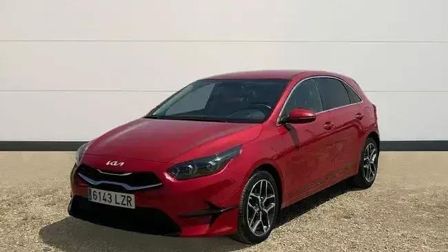 Usado Kia Ceed 120 CV (88 kW) 2022 Rojo Utilitario