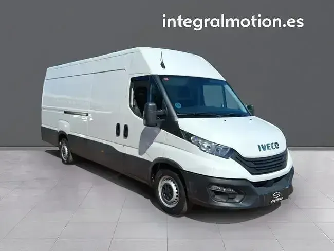 Usado Iveco Daily 156 CV (114 kW) 2023 Blanco Berlina