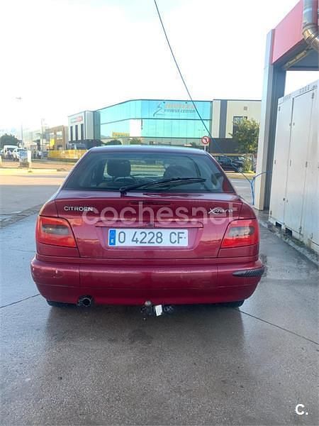 Usado Citroën Xsara Attraction 71 CV (52 kW) 1999 Granate Berlina