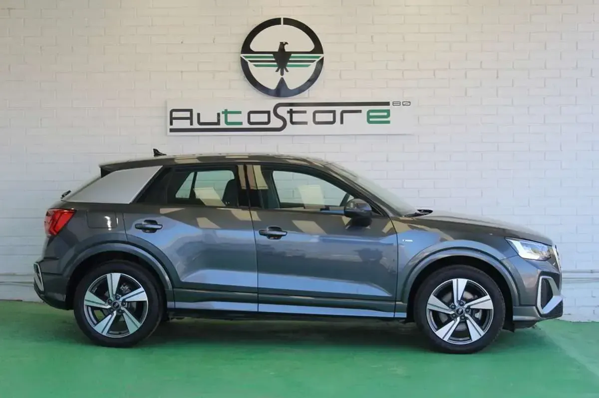 Usado Audi Q2 150 CV (110 kW) 2025 Gris SUV