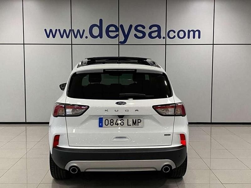 Usado Ford Kuga Titanium 225 CV (165 kW) 2021 Blanco (sólido) SUV
