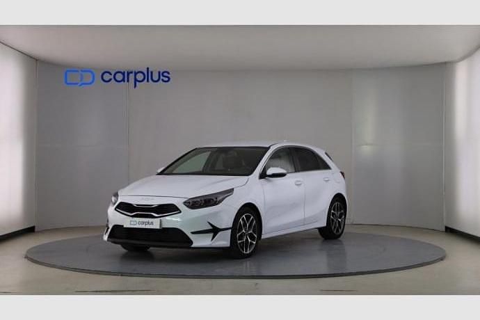 Usado Kia Ceed 101 CV (74 kW) 2024 Blanco Utilitario