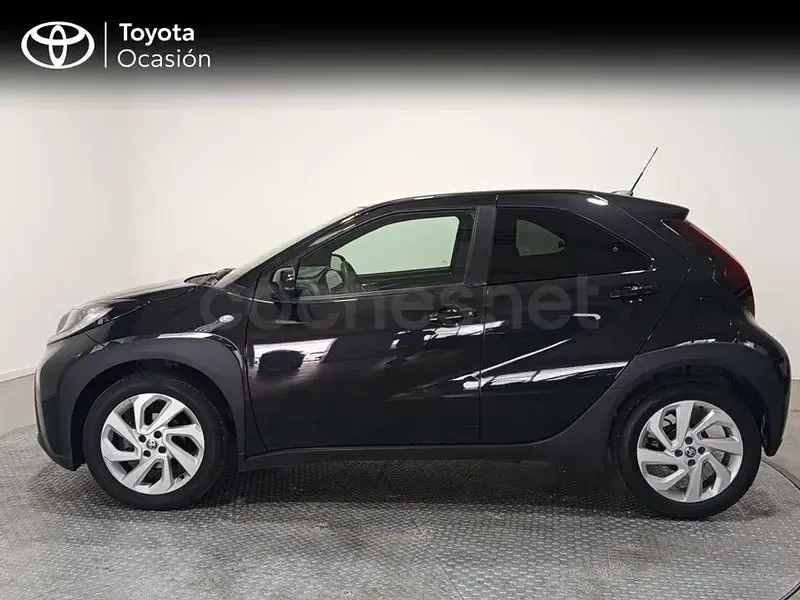 Usado Toyota Aygo X Play 72 CV (52 kW) 2025 Negro SUV