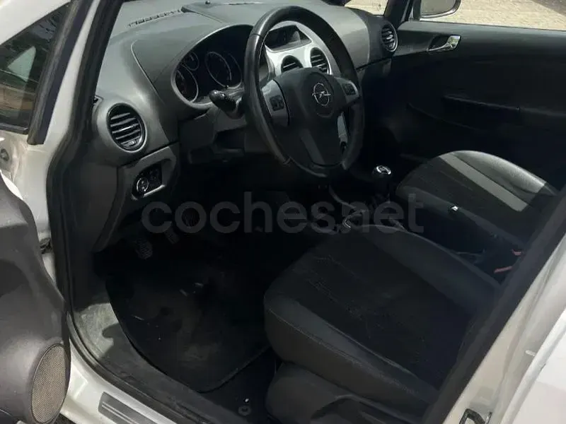 Usado Opel Corsa Expression 85 CV (62 kW) 2012 Blanco Utilitario
