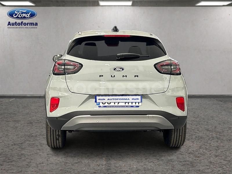 Usado Ford Puma Titanium 125 CV (91 kW) 2024 Gris / plata SUV