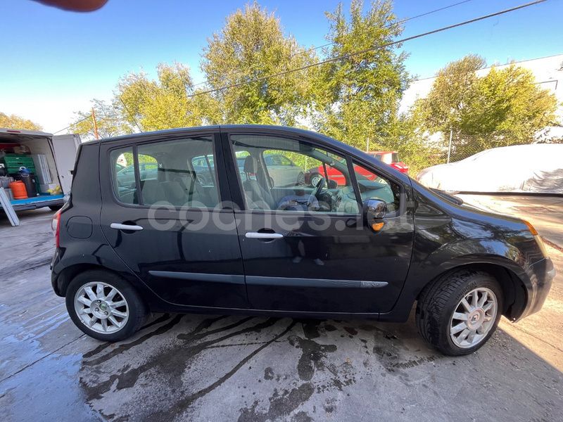 Negro Usado 2005 Renault Modus Dynamique Monovolumen | 3400 € - Imagen 1/4