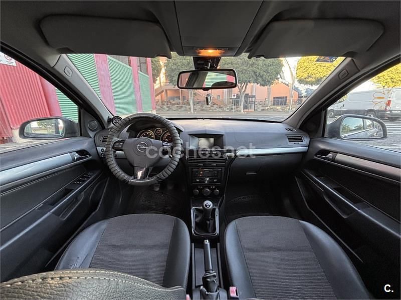 Usado Opel Astra Enjoy 115 CV (84 kW) 2009 Gris / plata Berlina