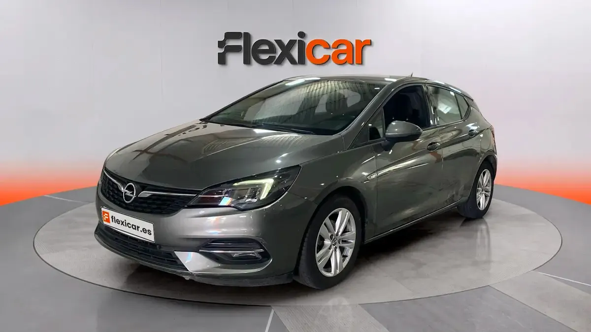 Usado Opel Astra Business Elegance 131 CV (96 kW) 2020 Gris Familiar