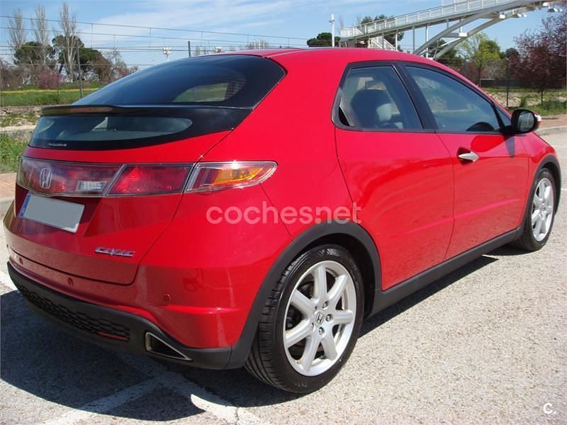 Usado Honda Civic Luxury 140 CV (102 kW) 2008 Rojo Berlina