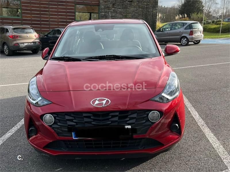 Usado Hyundai i10 67 CV (49 kW) 2022 Rojo Utilitario