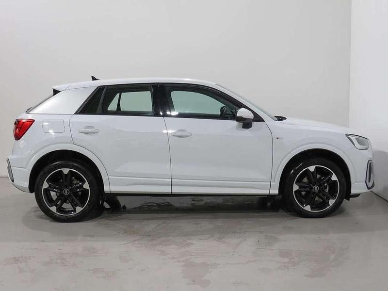 Usado Audi Q2 S-Line 116 CV (85 kW) 2025 Blanco SUV