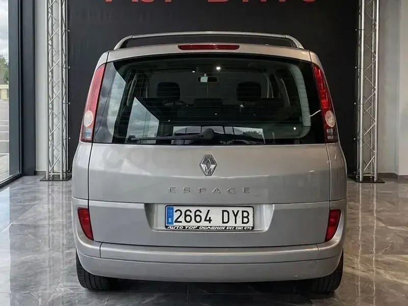 Usado Renault Espace Expression 120 CV (88 kW) 2006 Gris / plata Monovolumen