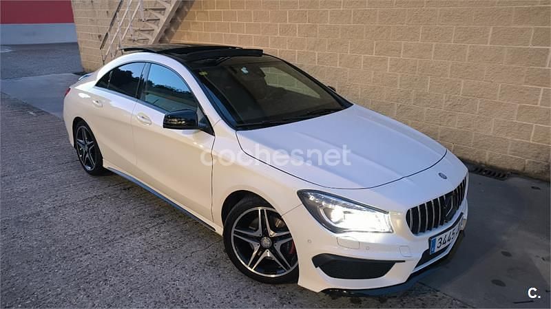Blanco Usado 2016 Mercedes CLA220 AMG line Berlina | 24.200 € (Precio justo) - Imagen 1/4