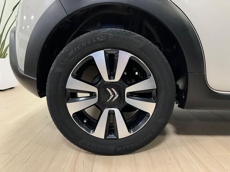 Usado Citroën C3 Feel 83 CV (61 kW) 2021 Beige Utilitario